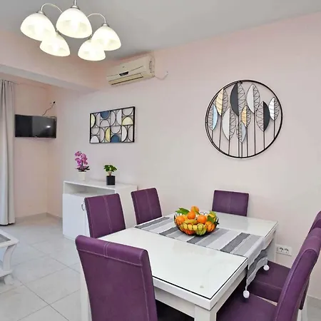 In 43526 Апартаменты Дубровник